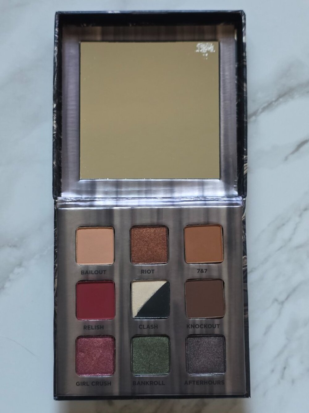 Urban Decay TROUBLEMAKER EyeShadow Palette